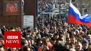 Russia protests: Crowds take to streets over corruption - BBC News