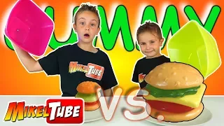 BIG GUMMY vs SMALL GUMMY! Reto Chuche Grande vs Gominola pequeña!!!