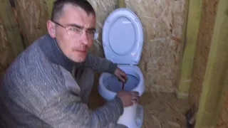 Дачный туалет на стройке у Громовых