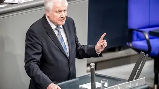 Seehofer erntet Gegenrufe