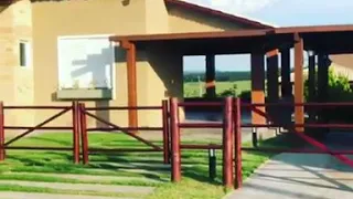 Cantor Leonardo foi visitar o condomínio talismã em Goiânia.