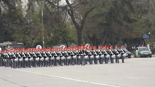 revista pre-preparatoria 2018, escuela militar tomando posición para iniciar el desfile