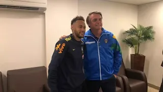 NEYMAR PRESENTEIA PRESIDENTE BOLSONARO DURANTE O PODCAST "TAPA NA CARA"