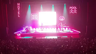 Glass Animals - Heat Wave - Paris Olympia - september 7th 2022 - last date, last track of their tour