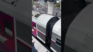 rer c nora entre dans la gare de ivry sur seine