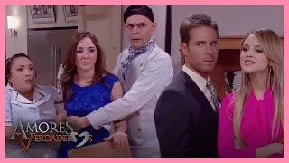 Amores Verdaderos: ¡Liliana se entera que es una Balvanera! | Escena C161 | tlnovelas