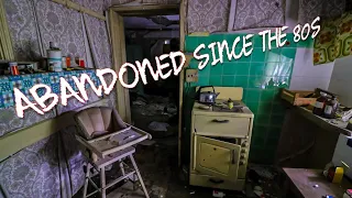 I FOUND A HOUSE THATS BEEN ABANDONED SINCE THE 80S ( why did the family just up and leave)