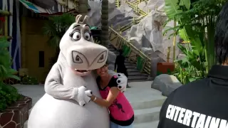 Character's Interactions with Guest UniversalStudios Singapore.mp4