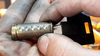 GANZUADO Y ELABORACIÓN DE LLAVE A CANDADO MUL-T-LOCK