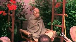 Srila Prabhupada in New Dwarka, Los Angeles, USA (Sub ENG-GER-SPA)