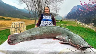 Cooking a Huge Fish for the Whole Family! Life in a Faraway Village