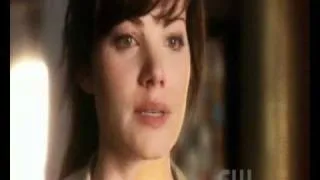 Smallville - 10x11 - Icarus - Lois recieves letter from Chloe