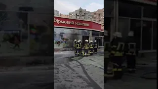 В Киеве на Позняках горел магазин "Roshen"