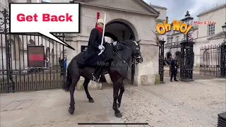 "STAND BACk" YOU HAVE TO SEE THIS YOURSELF | HORSE GUARDS LONDON | KING’S GUARDS.