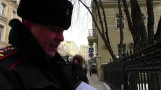 Михаил Удимов у посольства Украины, Москва, Євромайдан, 2 февраля 2014