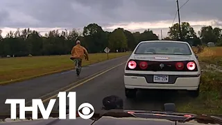 Arkansas hitchhiker runs away after driver gets pulled over