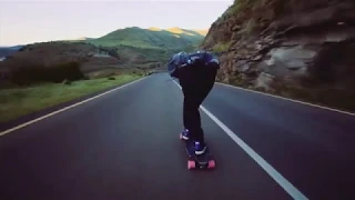 Breathtaking Downhill Longboarding at high speed