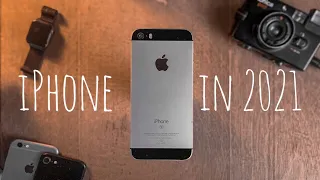 iPhone SE in 2021? A VERY long term Review! | Aalonfernz