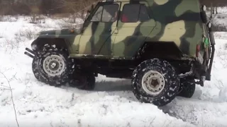 Snow Off road 4x4 UAZ Hunter vs Lada Niva 2016 Compilation