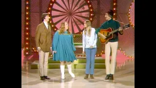 The Mamas & The Papas • “Dancing Bear” / “Dancing In The Streets” • 1966 [RITY Archive]
