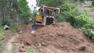 Amazing || D6R XL CAT Dozer Operator Skill Makes Hilly Areas