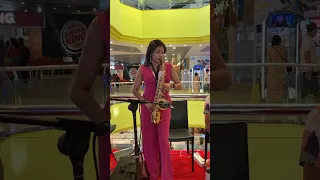 එයාගේ තවත් එකක් එයා තරම්ම ලස්සනයි Beautiful Asian Girl well playing Sexophon in public