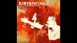 KIRTANIYAS - Radhe Syam - Live at Rudra Mandir 2013