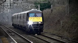 Trains at Alderley Edge (WCML) 15/02/23