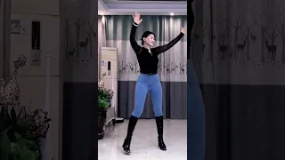 ♫♪🎶 Красавица 🔝💘ЦинЦин🔔танцует💃Супер Кадриль💃♪Дожди ♪ Игорь Корнелюк ♪MUTUAL AUTOGRAPH🔔♪🎶 💘🔔 #Shorts