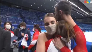 OLYMPIC MOMENT:  How PAPADAKIS & CIZERON appreciated the effort of the people around them