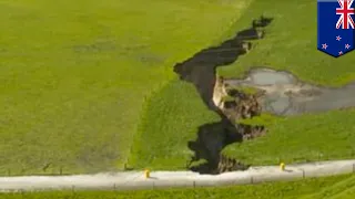 Massive sinkhole opens up in New Zealand - TomoNews