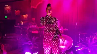 Cold Outside / Night Drive (Live In Houston, TX) Shea Butter Baby Tour - Ari Lennox