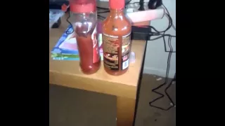 Chilli essen als wäre es ketchup challenge