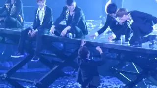 Playful Donghae gets left behind