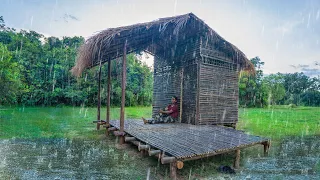 Girl Living Off Grid   30 Day Solo Bushcraft - Building Shelter & Camping in Heavy Rain