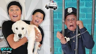 Cyber Security Stop THE BANDITS STEALING A PUPPY! Pretend Play Cops and Robbers Game for Kids!