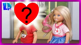 Rodzinka Barbie - Tajemniczy chłopak Toli !! Bajka dla dzieci po polsku. The Sims 4. Odc. 150