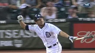 Raburn ties the game with a two-run shot