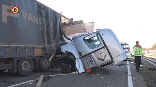 Drie vrachtwagens knallen op elkaar op A58 bij troeteleik, snelweg dicht