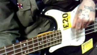 Electric Bass demo guitar played Upside down Backtracks Edinburgh[1].mp4