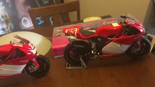 Ducati Desmosedici Replica comparison (New Ray vs MiniChamps)