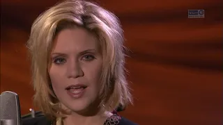 Alison Krauss & Union Station - Down To The River To Pray (Live in Concert)