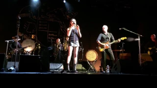 PJ Harvey - To Bring You My Love (Gasometer Wien 10.8.2017)