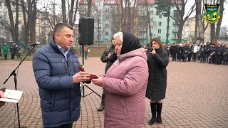 МАТЕРІ ЗАГИБЛОГО НА ВІЙНІ ЮРІЯ ЧИЖОВА ПЕРЕДАЛИ ПОСМЕРТНУ НАГОРОДУ СИНА  -  ОРДЕН ЗА МУЖНІСТЬ