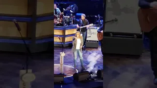 Garth shows up at the Grand Ole Opry.
