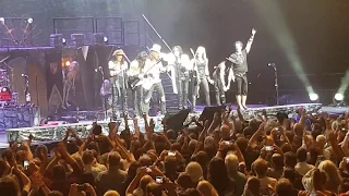 Alice Cooper-Department of Youth + School's Out. Melbourne14/2/2020 Lead Singer-Airbourne join Stage