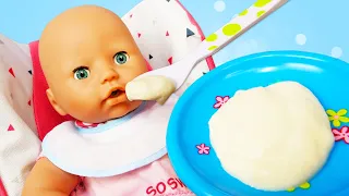 Un plato de avena para la muñeca bebé Annabelle. Baby Born en español. Vídeos para niñas en español