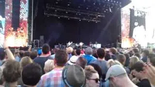 Noel Gallagher Performs Don't Look Back In Anger-V Festival 2012