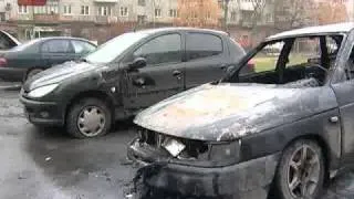 В Великом Новгороде загорелись три автомобиля