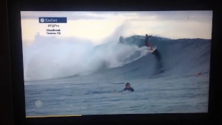 Gabriel Medina drops in on Jordy Smith at Cloudbreak 6/6/16